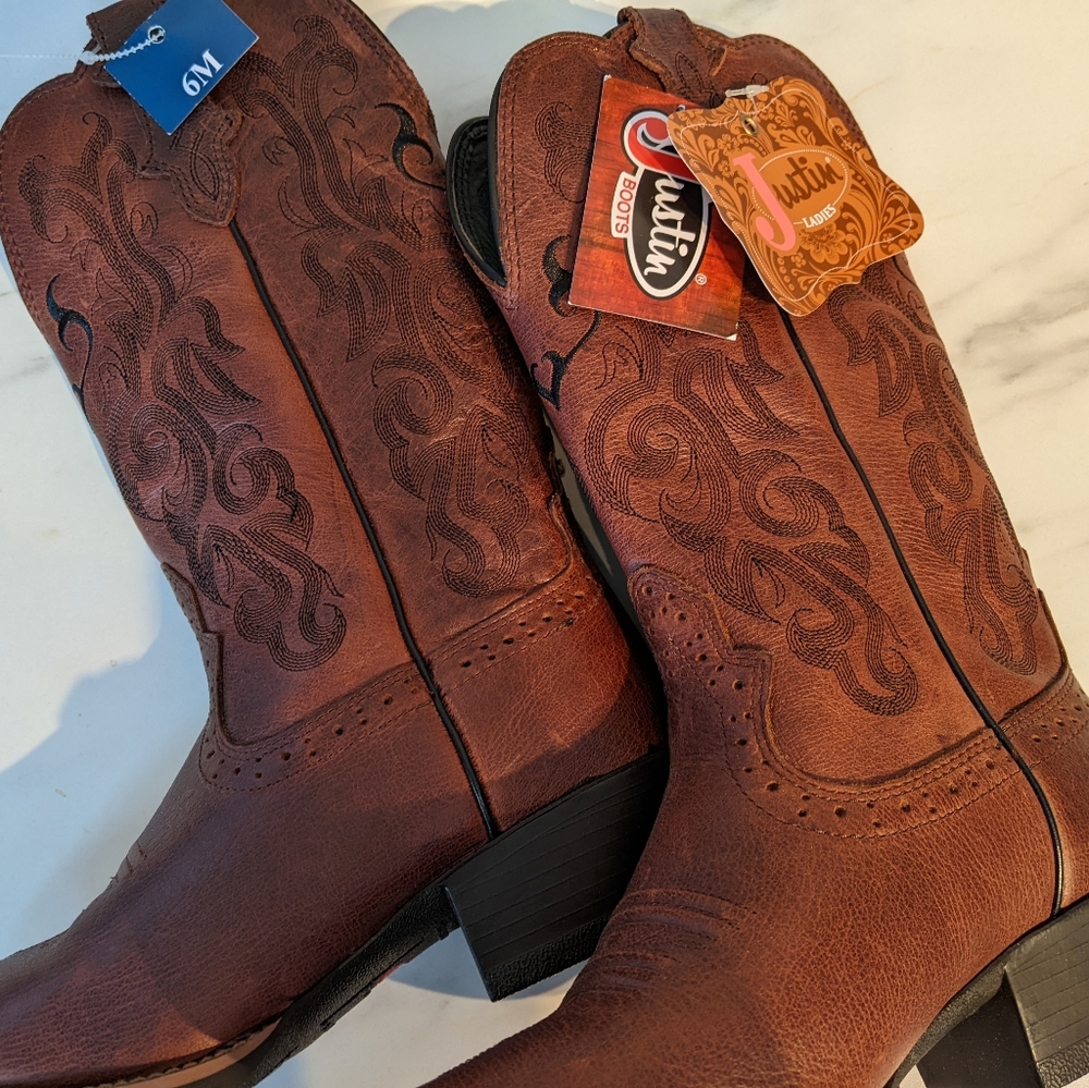 Women's Boots Cowgirl Boots NWT